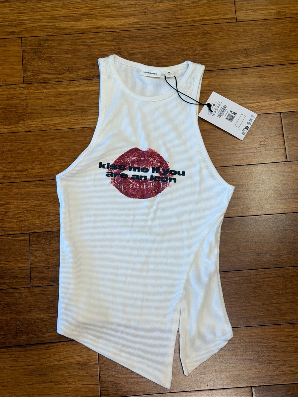 NWT Bershka White Ribbed Tank with Red Lip Graphic M